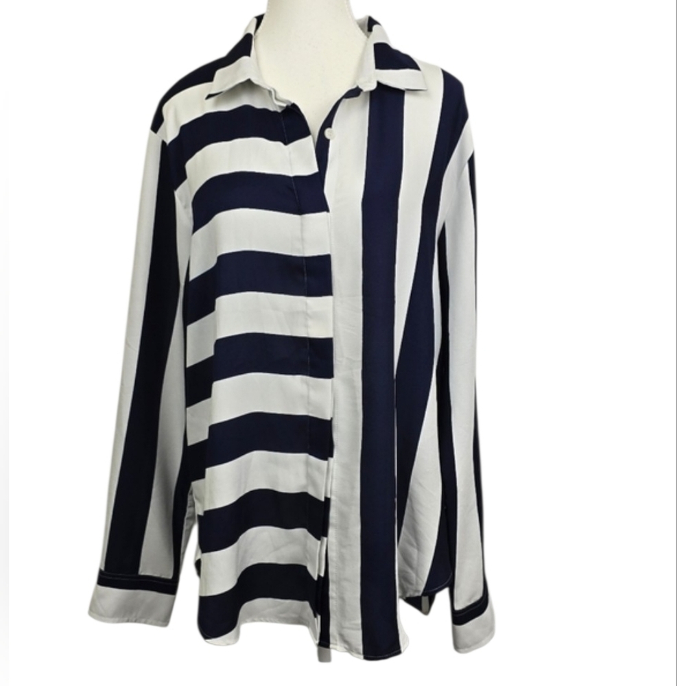 DKNY Blue White Striped Button Down Shirt Women’s Sz L Long Sleeve Contemporary